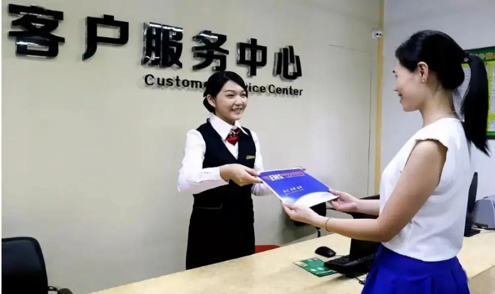 如何提高农业机械作业效率：转弯技巧与安全操作指南